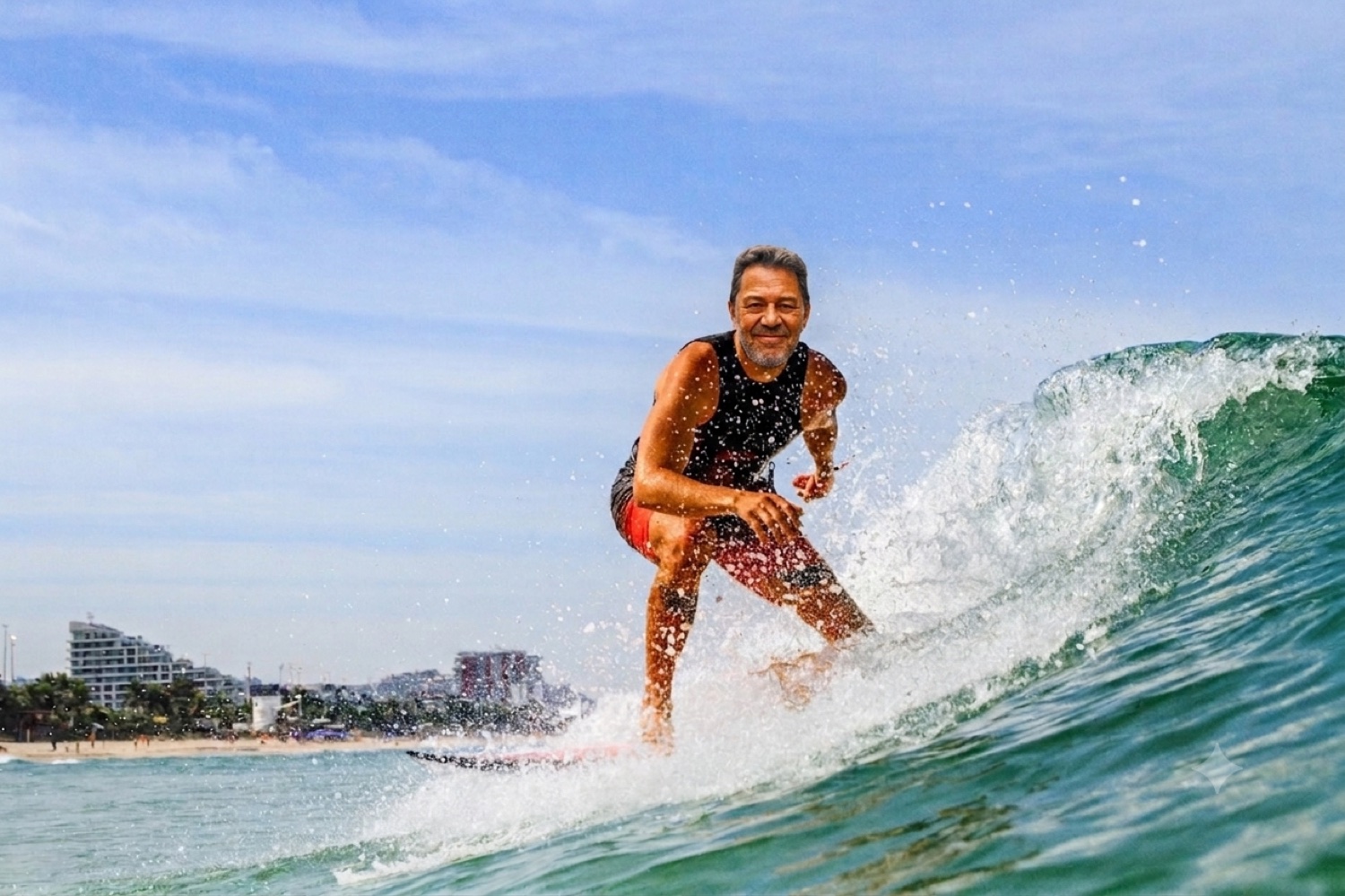 Serjão surfando uma onda